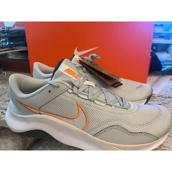 NEW NIKE Legend Essential 3NN Men's 12 Light Silver/ / Summit White - Picture 5 of 6